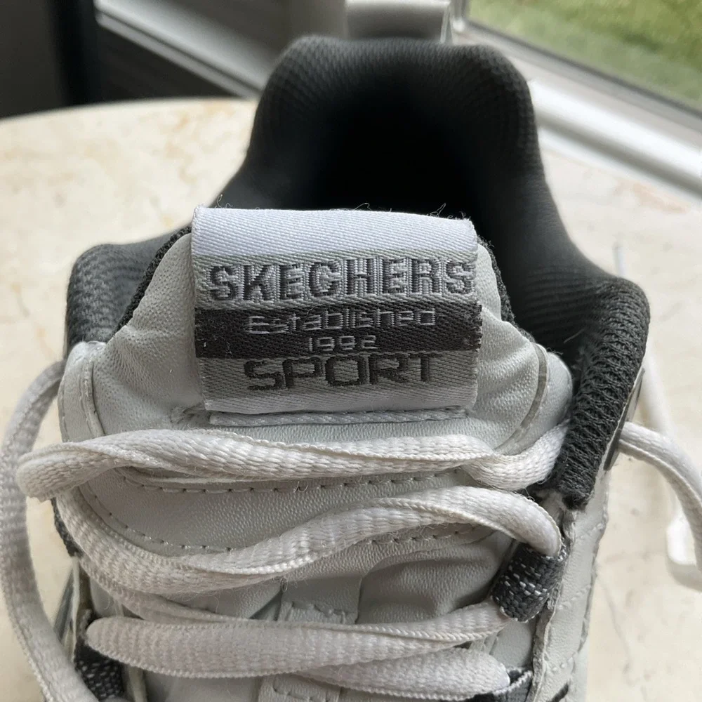 Skechers Mens Vigor 2.0 51242EW White Sneakers Mens 9 Wide‎ Memory Foam Training